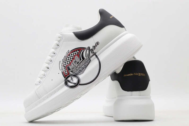 MCQUEEN OVERSIZED SNEAKER