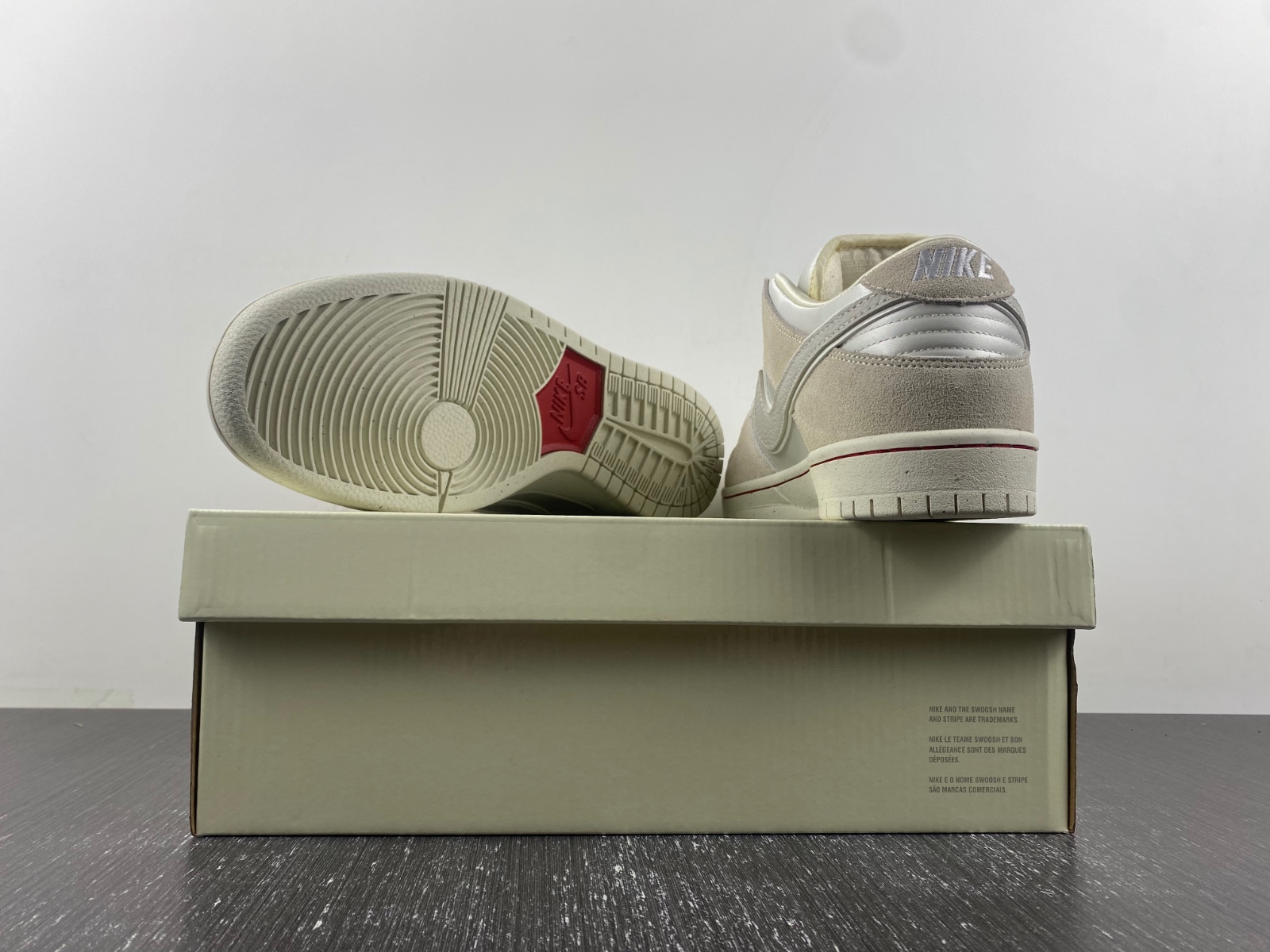 Nike SB Dunk Low Valentine