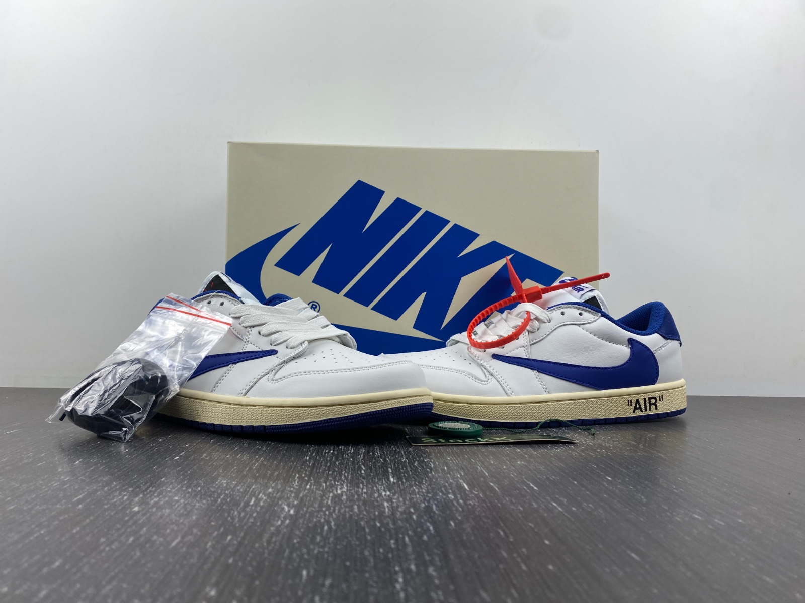 OFF-WHITE x Travis Scott x Air Jordan 1 custom