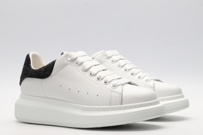 MCQUEEN OVERSIZED SNEAKER