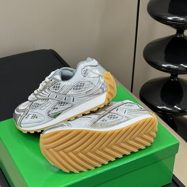 b0tte*a Ven*ta sneaker
