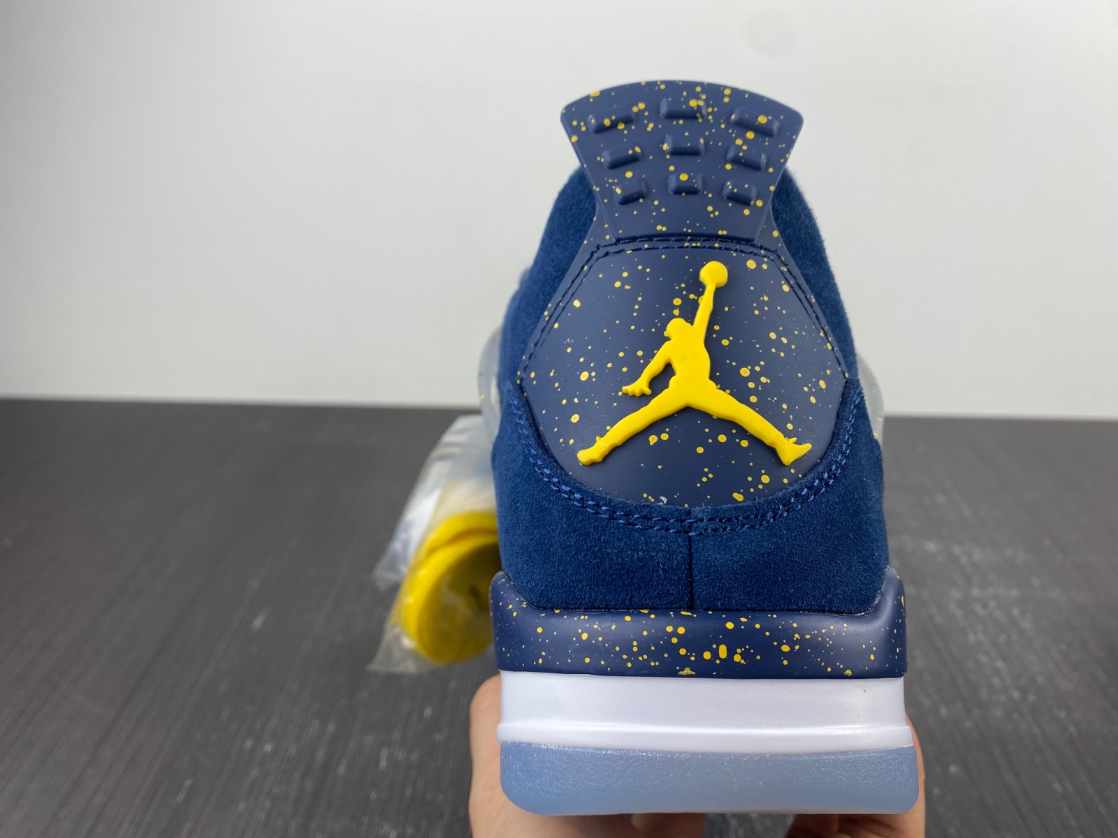 Air Jordan 4 Retro