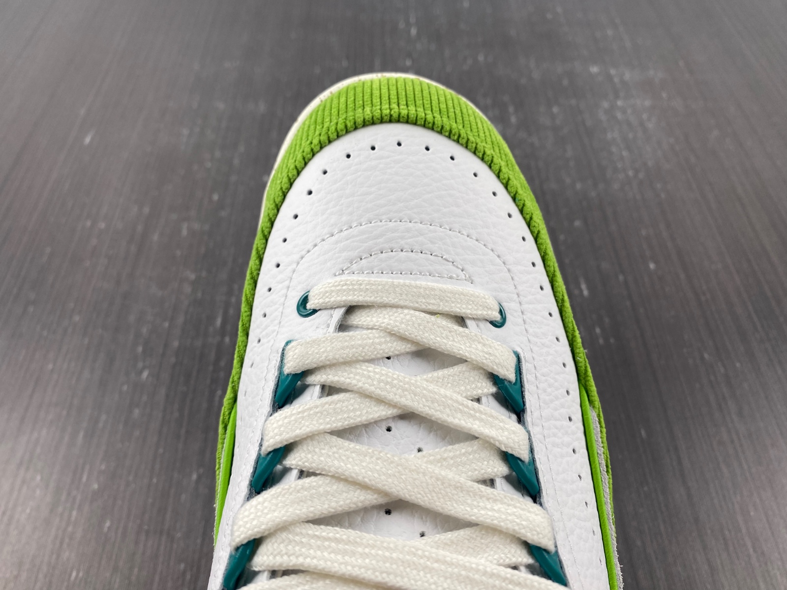 Titan x Air Jordan 2 Low DV6206-183