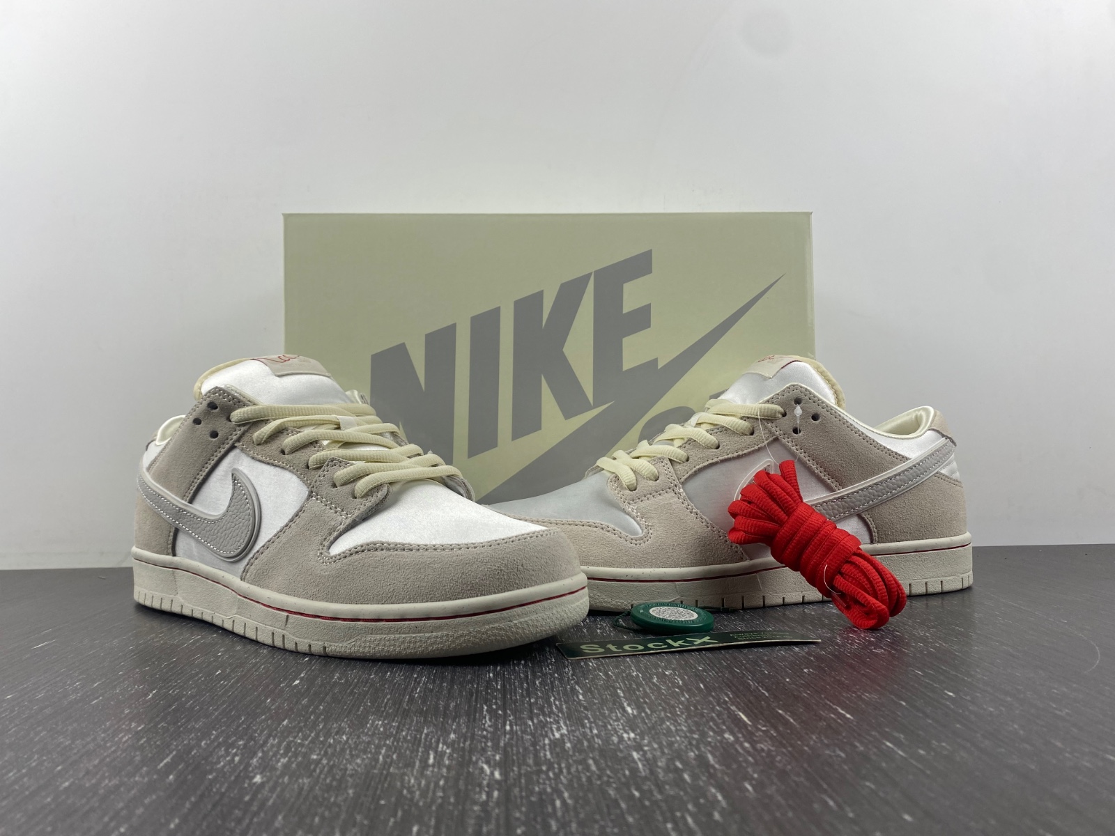 Nike SB Dunk Low Valentine