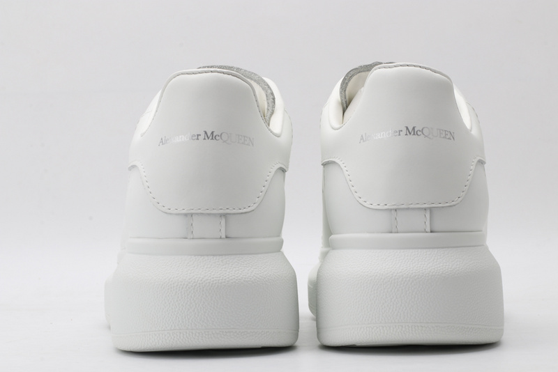 MCQUEEN OVERSIZED SNEAKER