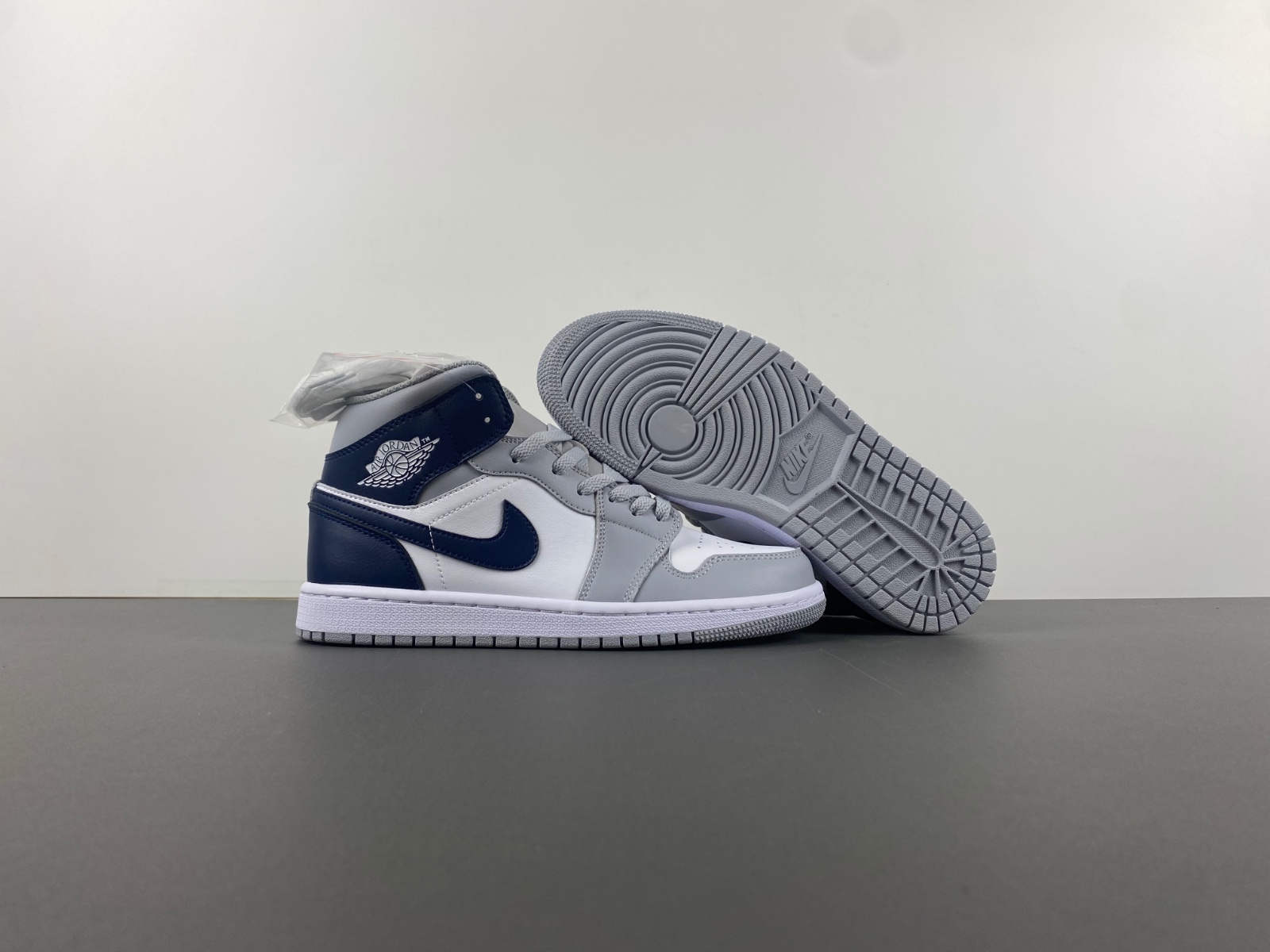 AIR JORDAN 1 MID SE "LEGEND PINK" GS SHOES   DQ8426-104