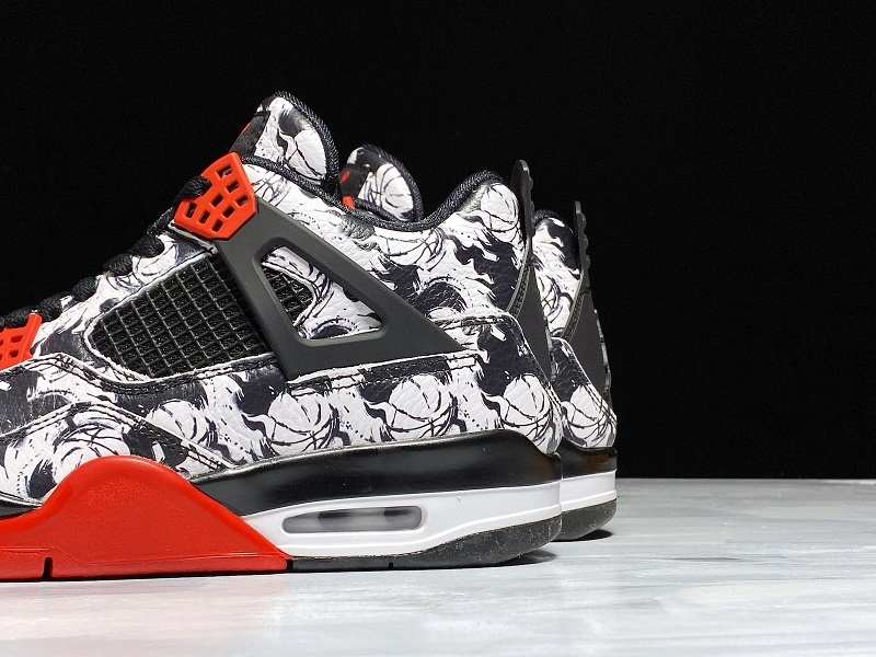 Air Jordan 4 Retro