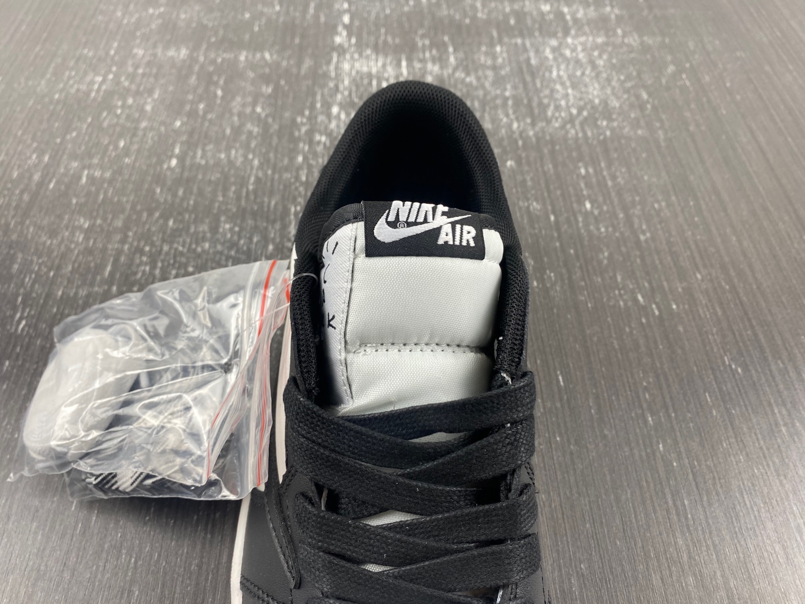 OFF-WHITE x Travis Scott x Air Jordan 1 custom