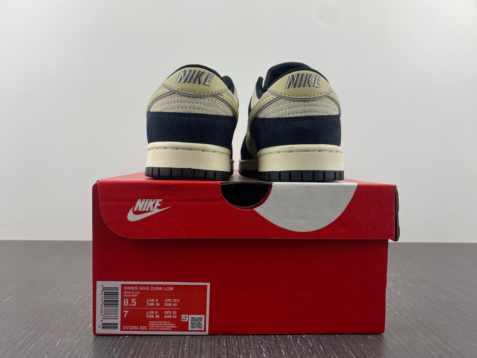 Nike Dunk Low "Black Suede" DV3054-001