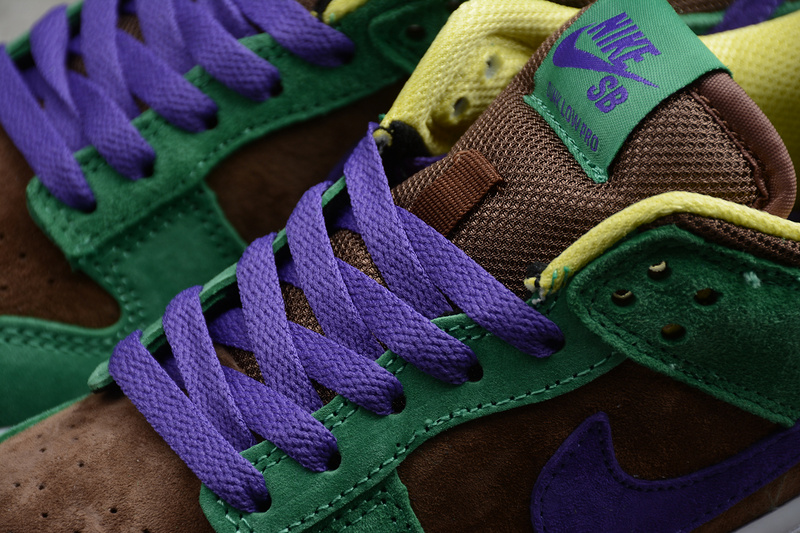 Original StrangeLove x Nike SB Dunk Low CT2552-700
