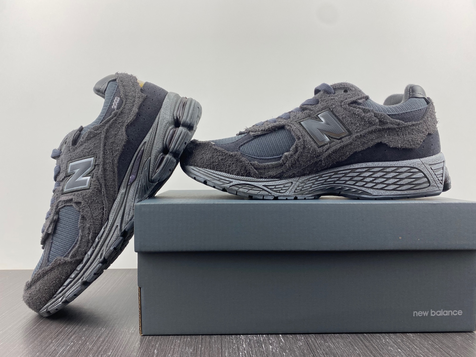 New Balance 2002R Protection Pack Phantom - M2002RDB