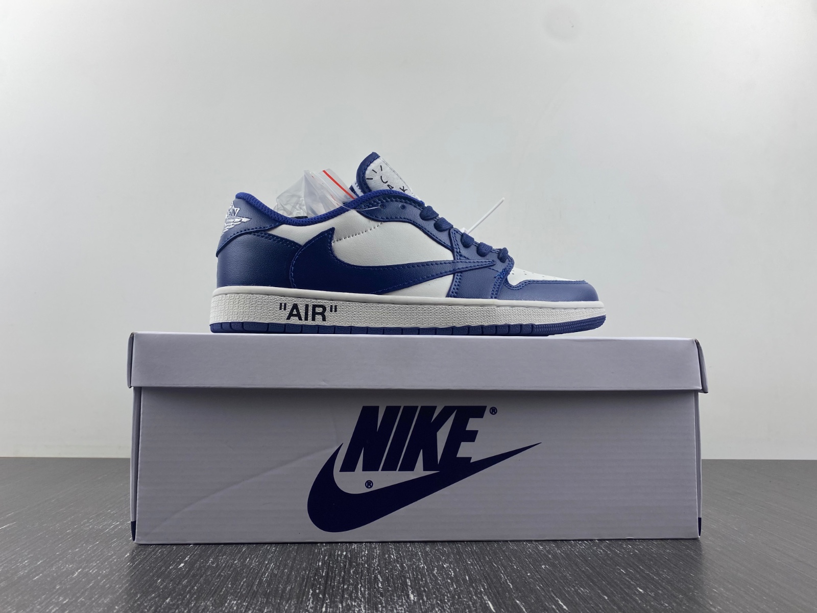 OFF-WHITE x Travis Scott x Air Jordan 1 OW custom