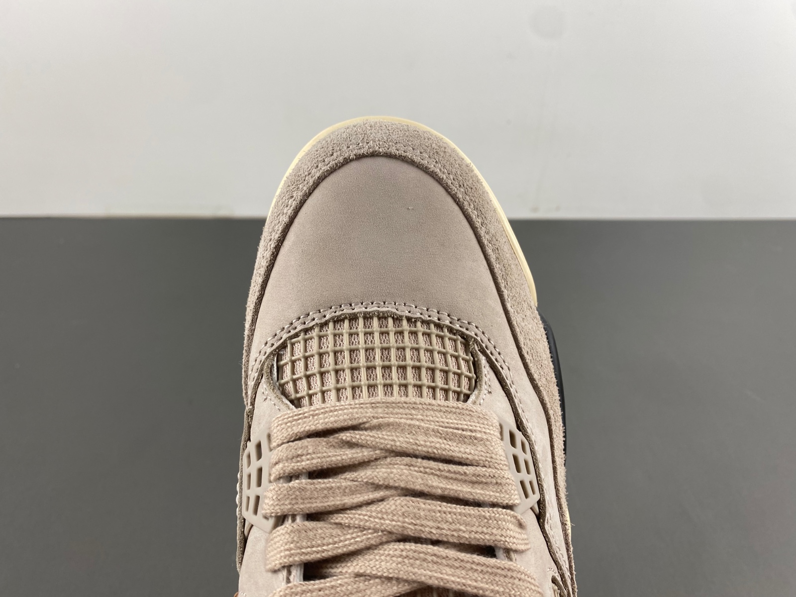 A Ma Maniére x Air Jordan 4 “Fossil Stone”  FZ4810-200