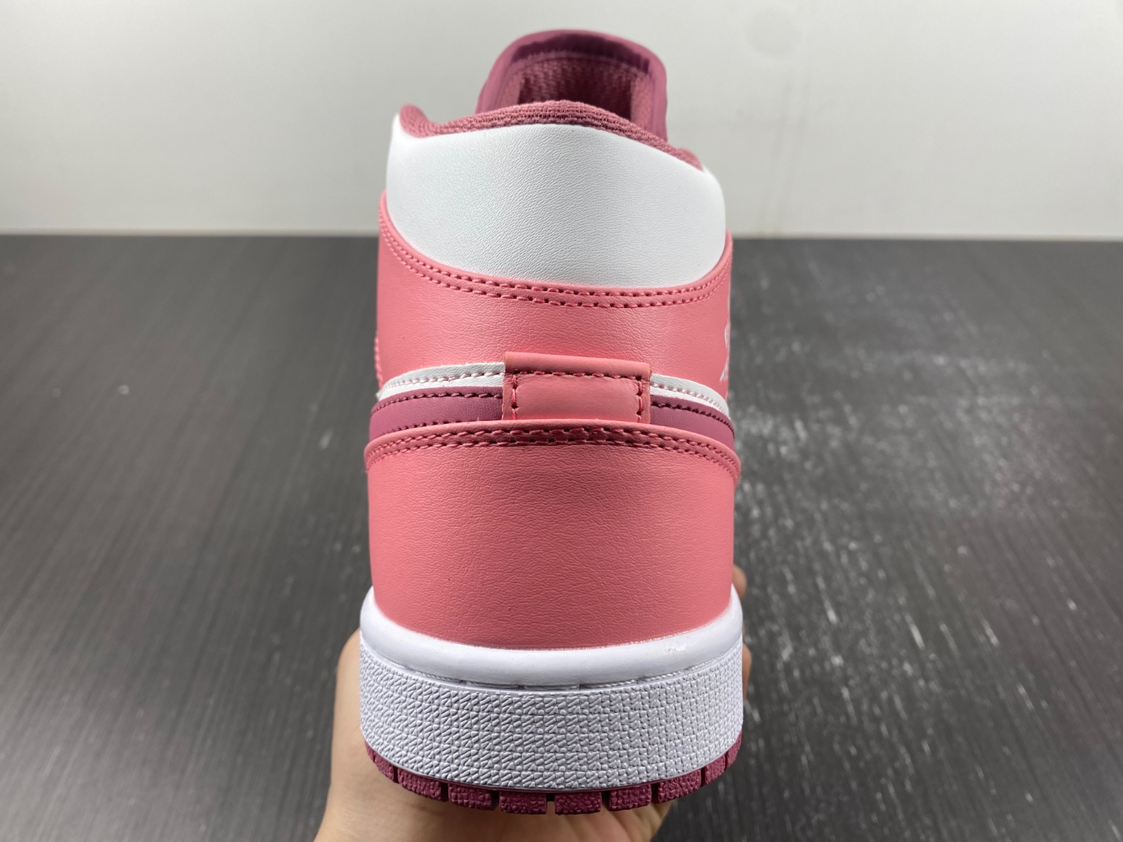 Air Jordan 1 Mid GS 
