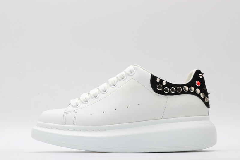 MCQUEEN OVERSIZED SNEAKER