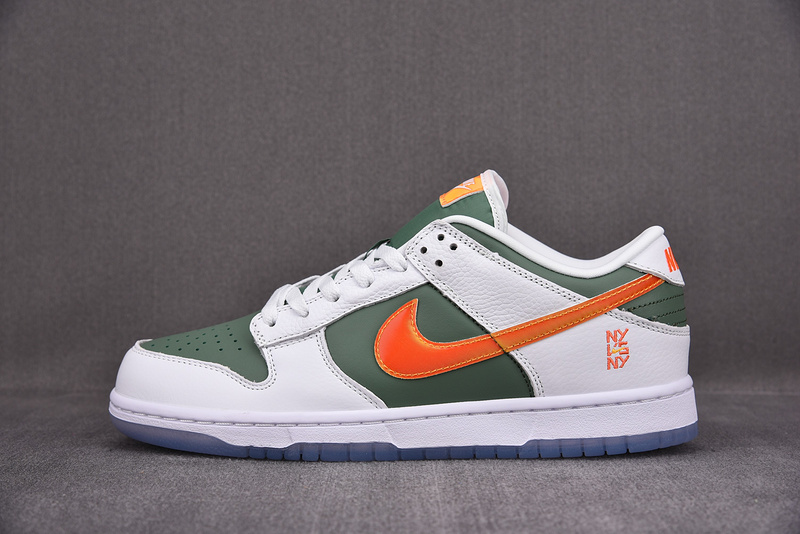 Nike Dunk Low SE NY vs. NY - DN2489-300