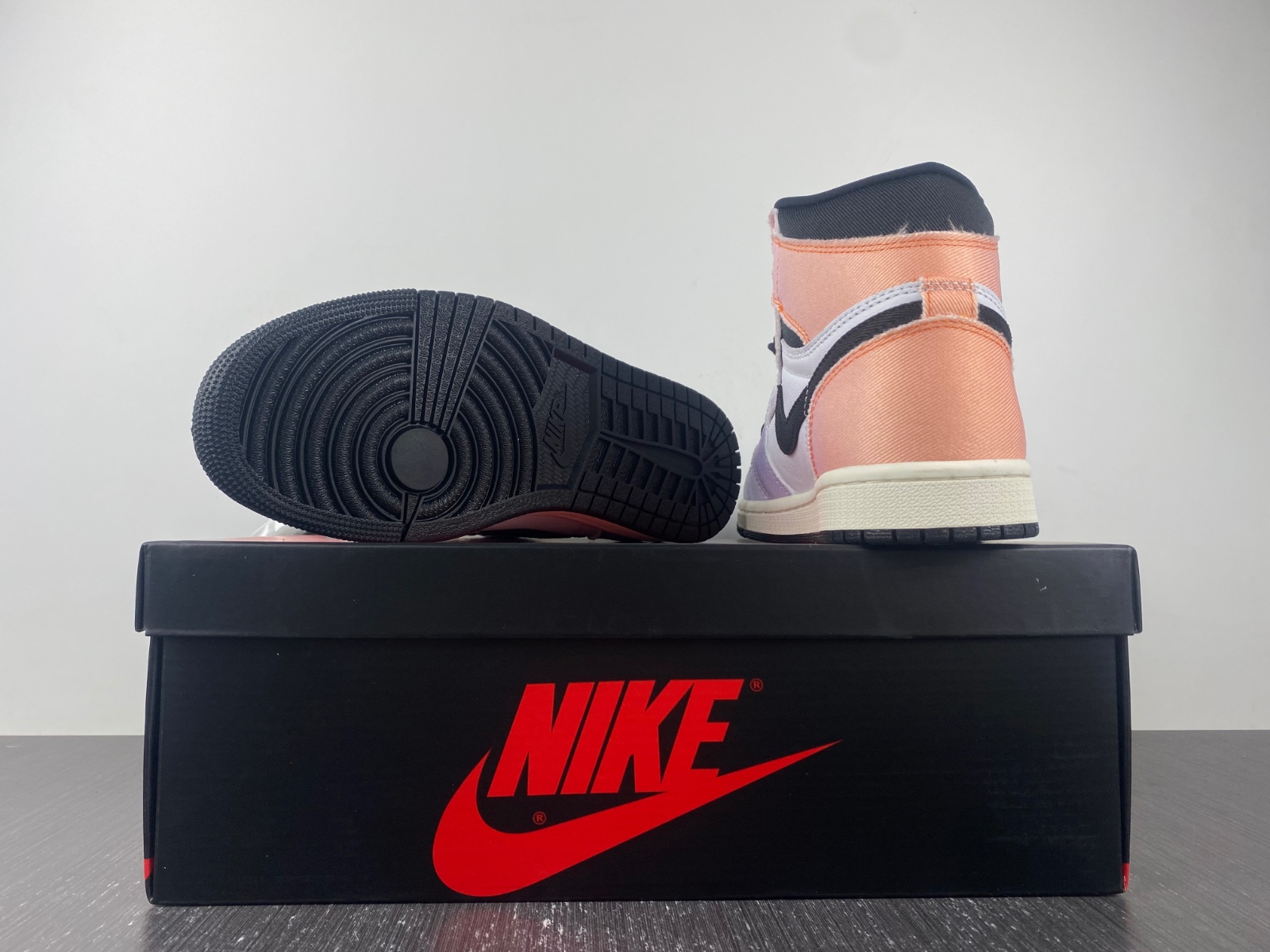 Air Jordan 1 High OG "Skyline" DX0054-805