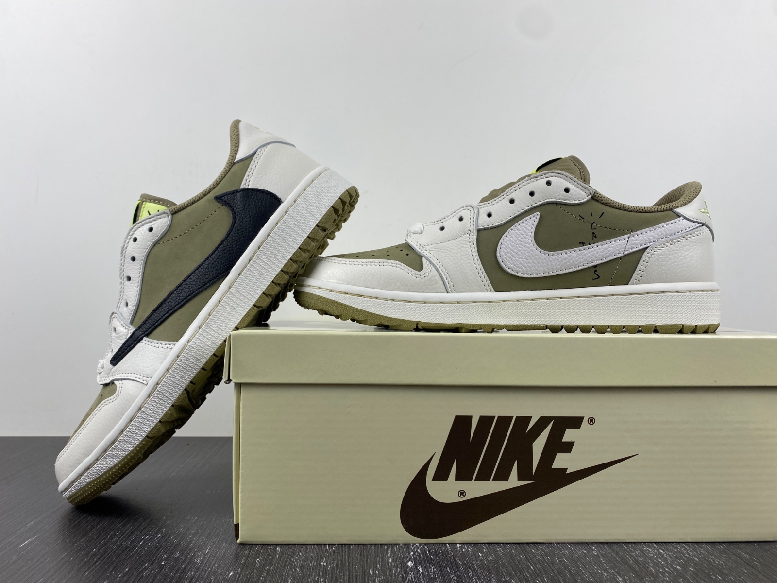Travis Scott x Air Jordan 1 Low Golf FZ3124-200