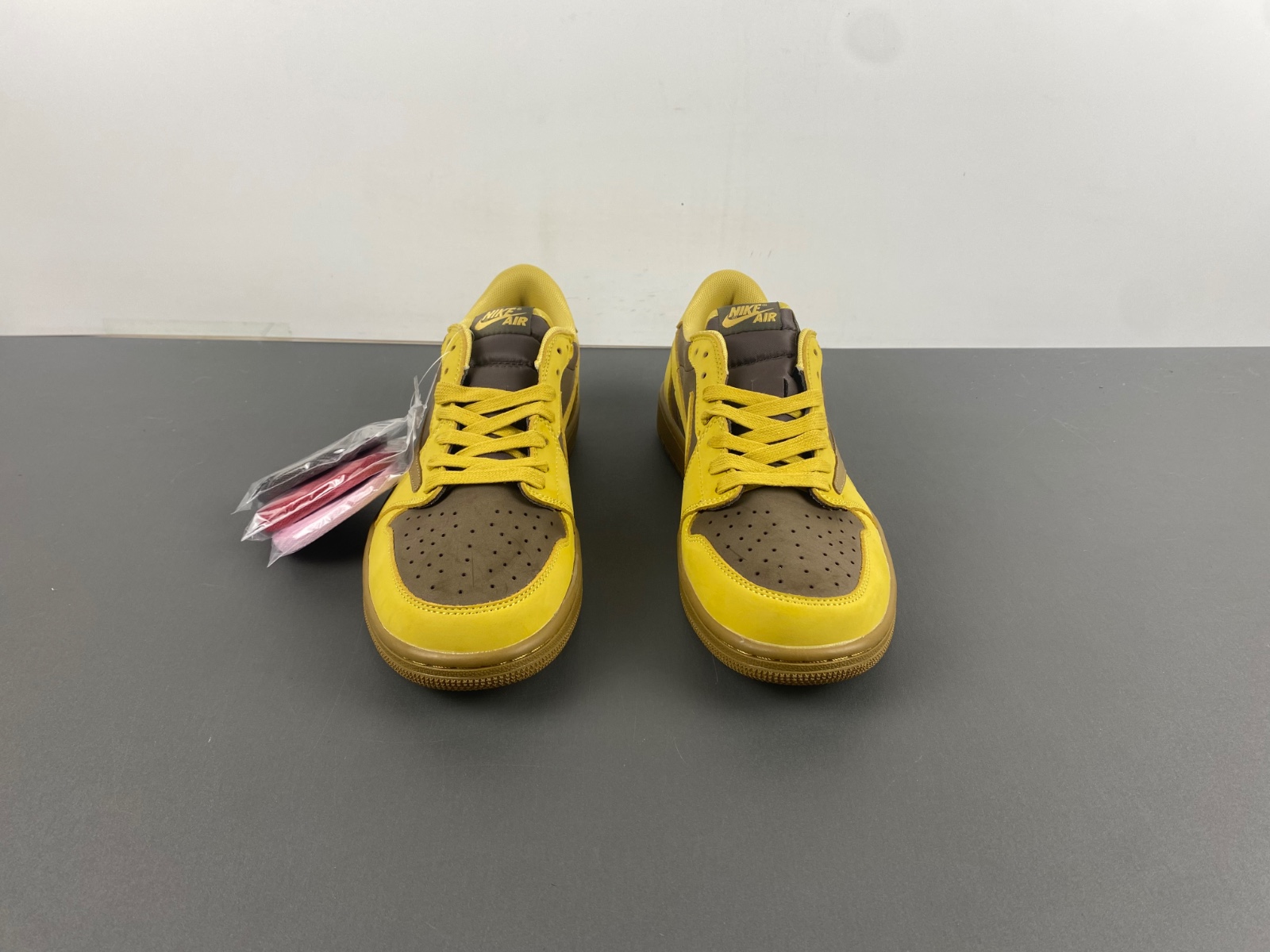 Travis Scott x Air Jordan   DM7866-665