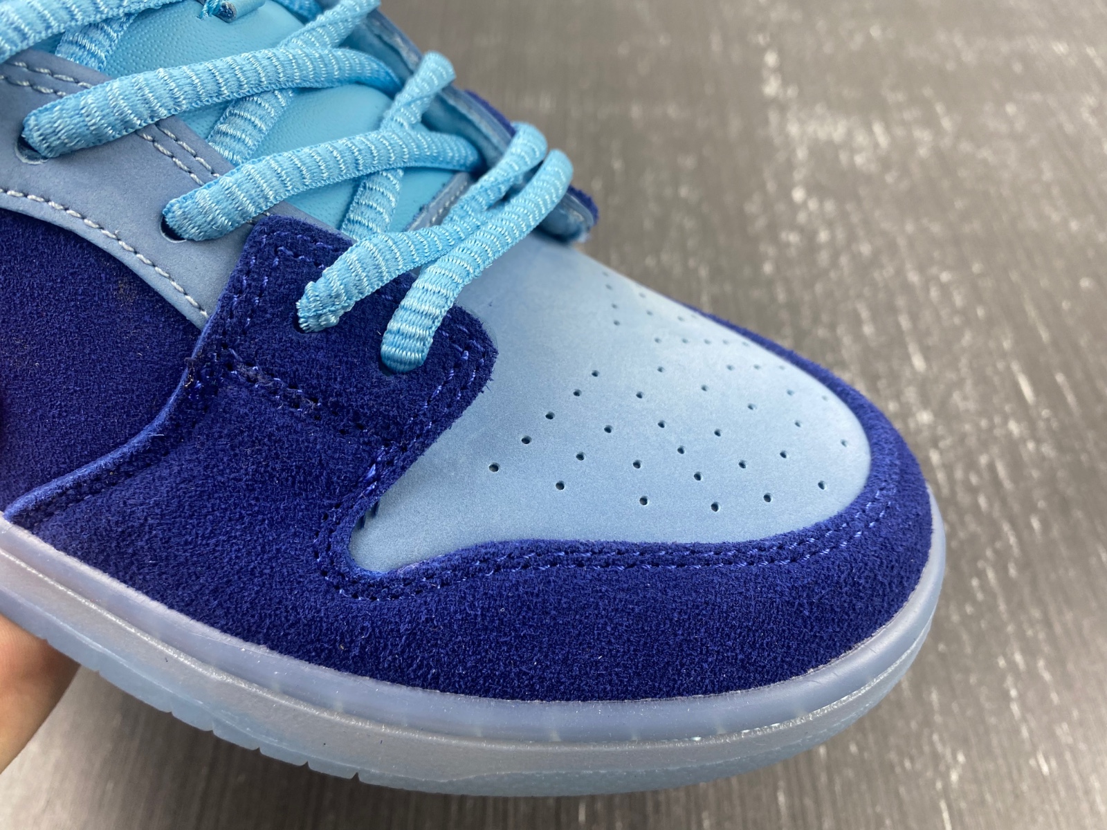 Run The Jewels x Nike SB Dunk Low DO9404-400