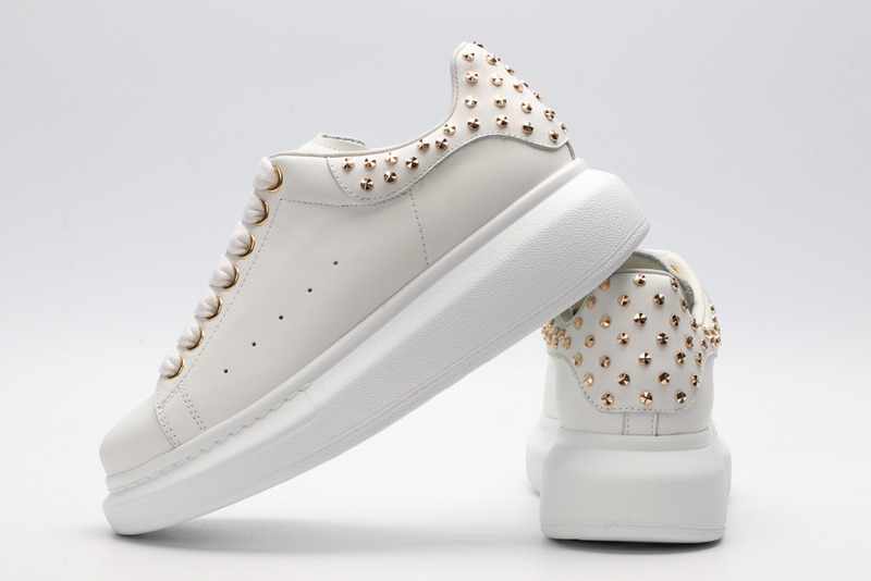 MCQUEEN OVERSIZED SNEAKER