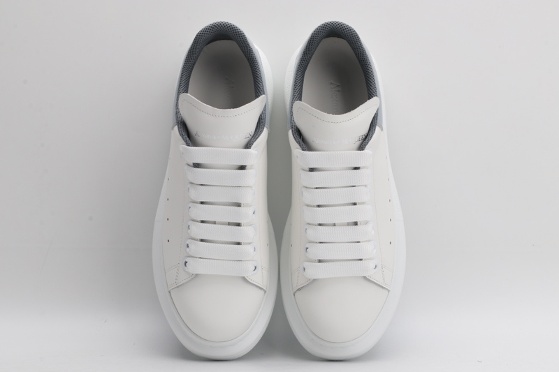 MCQUEEN OVERSIZED SNEAKER