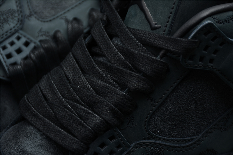 KAWS x Air Jordan 4 Retro 