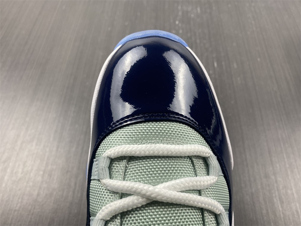 Air Jordan 11 Retro Low Georgetown 528895-007