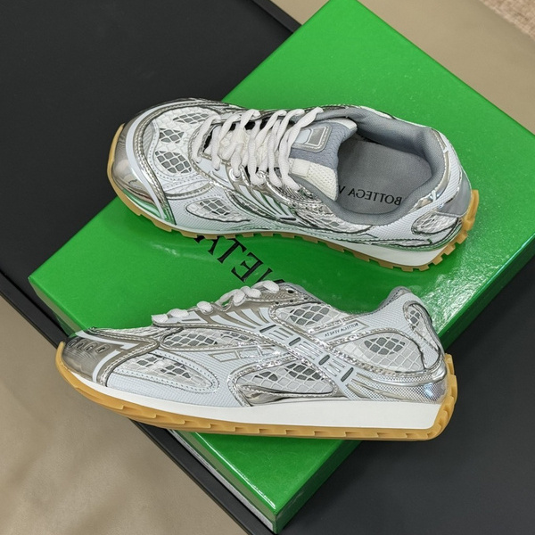 b0tte*a Ven*ta sneaker