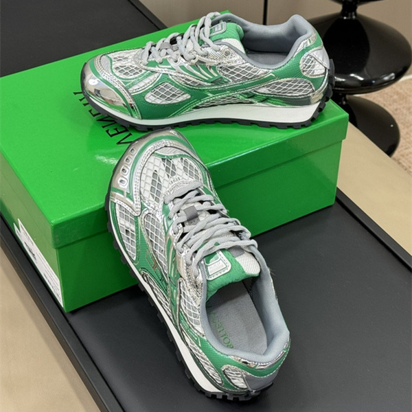 b0tte*a Ven*ta sneaker