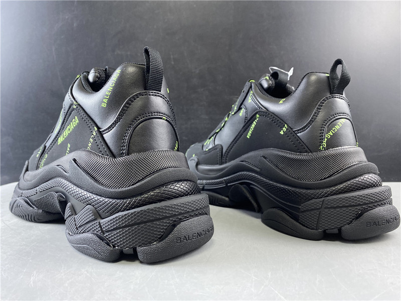 Balenciaga TRIPLE S TRAINER
