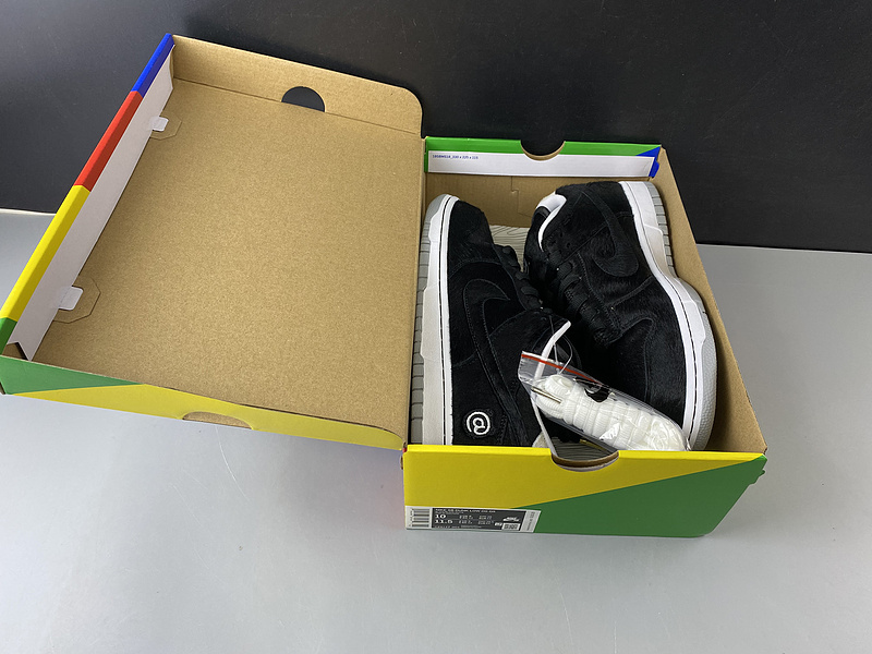 Medicom Toy Nike SB Dunk Low BE@RBRICK CZ5127-001