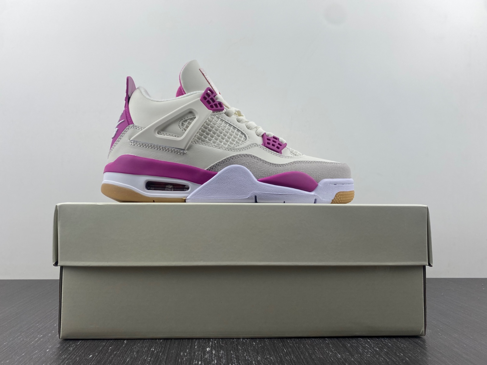 Nike SB x Air Jordan 4 customize
