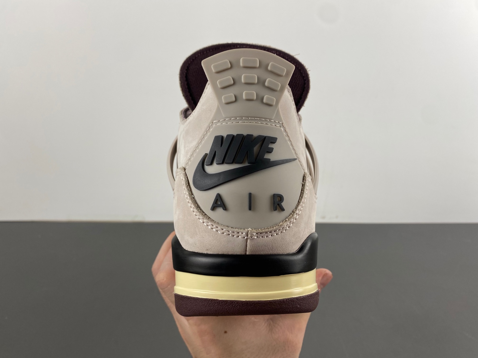 A Ma Maniére x Air Jordan 4 “Fossil Stone”  FZ4810-200