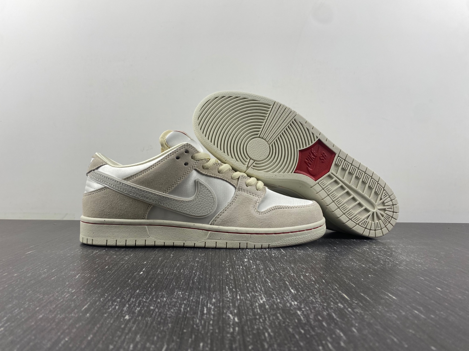 Nike SB Dunk Low Valentine
