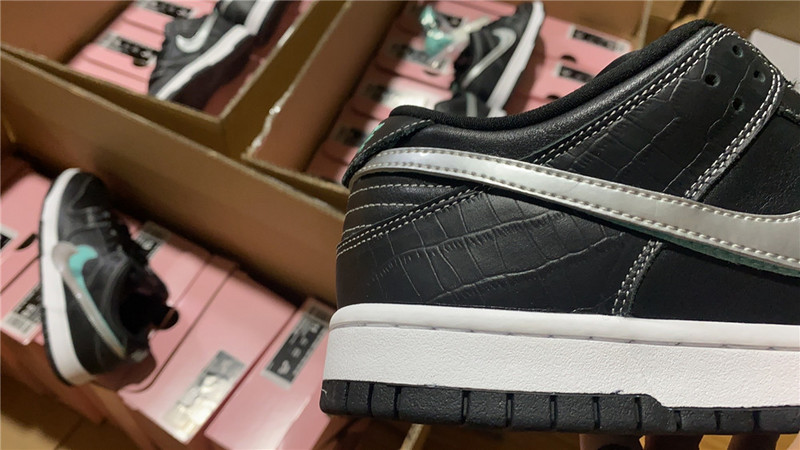Nike SB Dunk Low Diamond Supply Co Black Diamond BV1310-001
