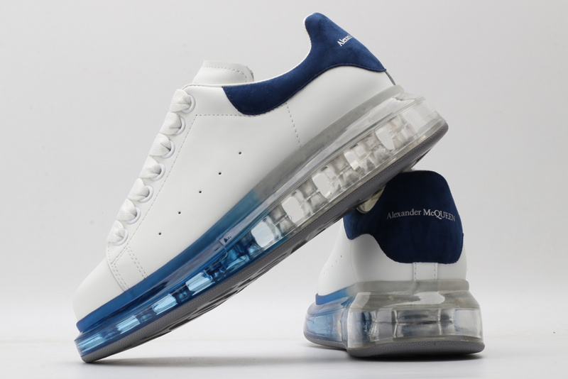 MCQUEEN OVERSIZED SNEAKER