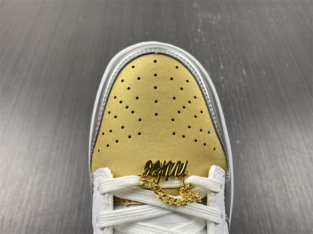 Nike Dunk Low SE 
