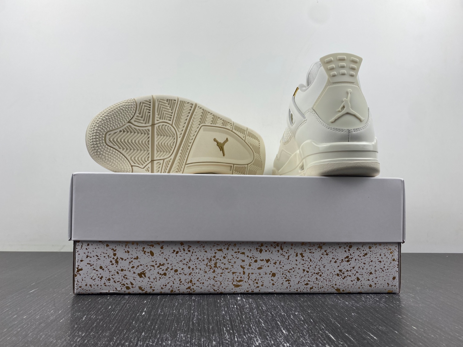 Air Jordan 4 Retro 
