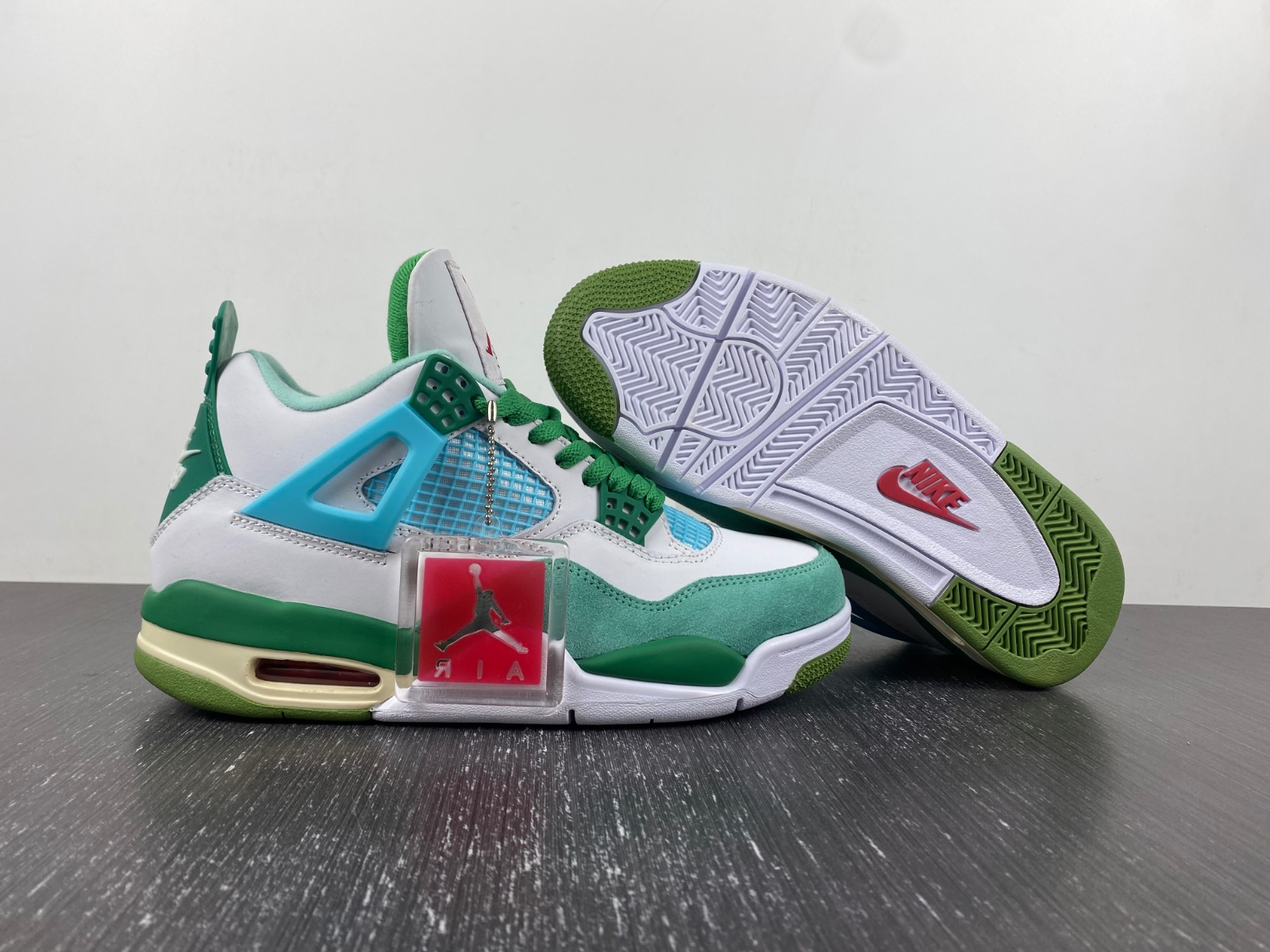 Nike SB x Air Jordan 4 "Bulbasaur" Custom