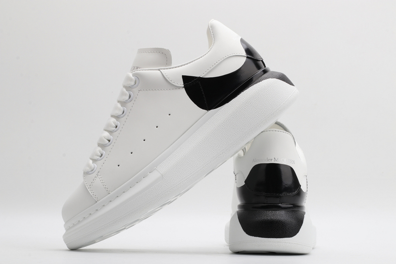 MCQUEEN OVERSIZED SNEAKER