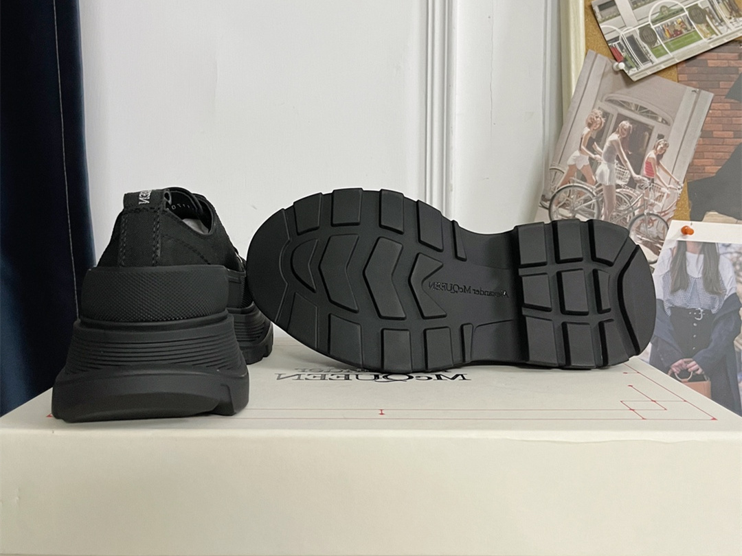 Mcqueen Tread Slick