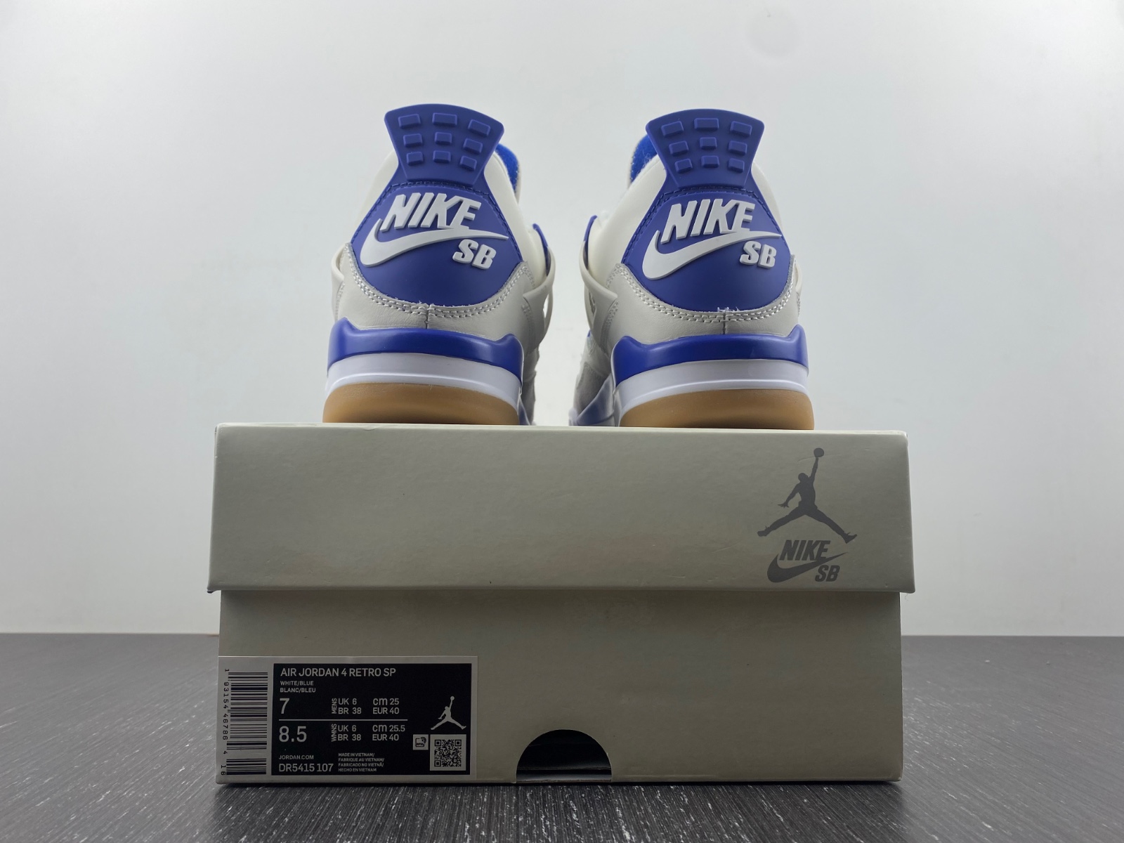 Nike SB x Air Jordan 4 customize