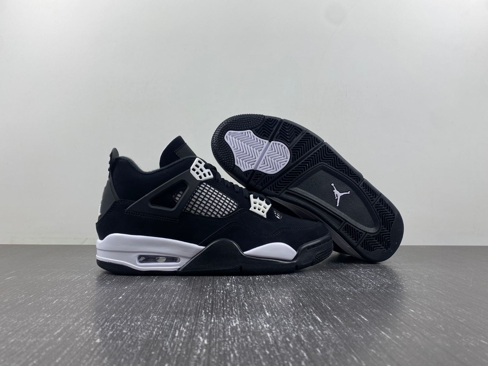 Air Jordan 4 "White Thunder" FQ8138-001