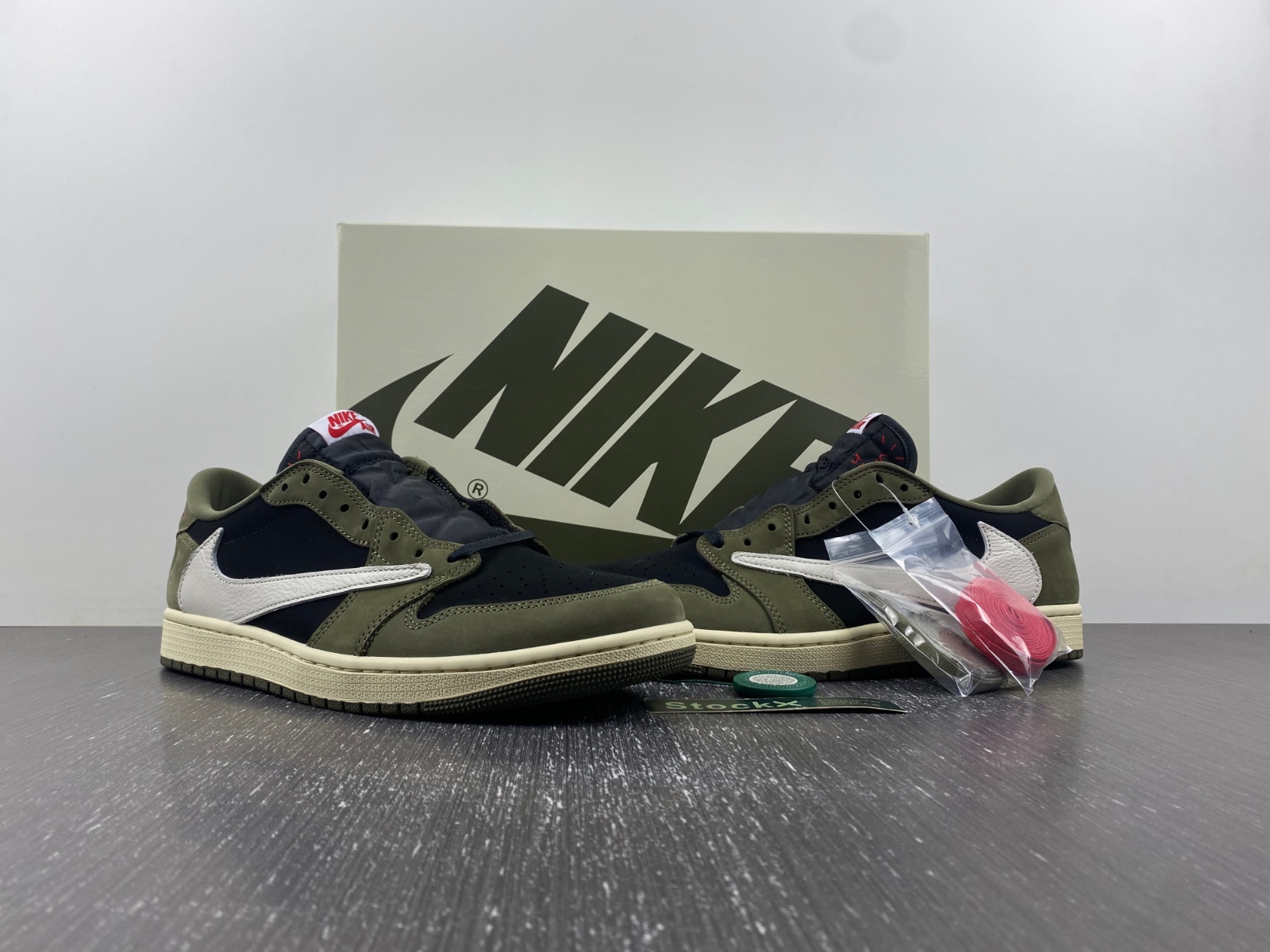 TRAVIS SCOTT X AIR JORDAN 1 LOW OG SP 