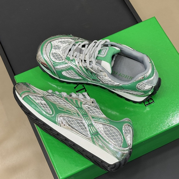 b0tte*a Ven*ta sneaker