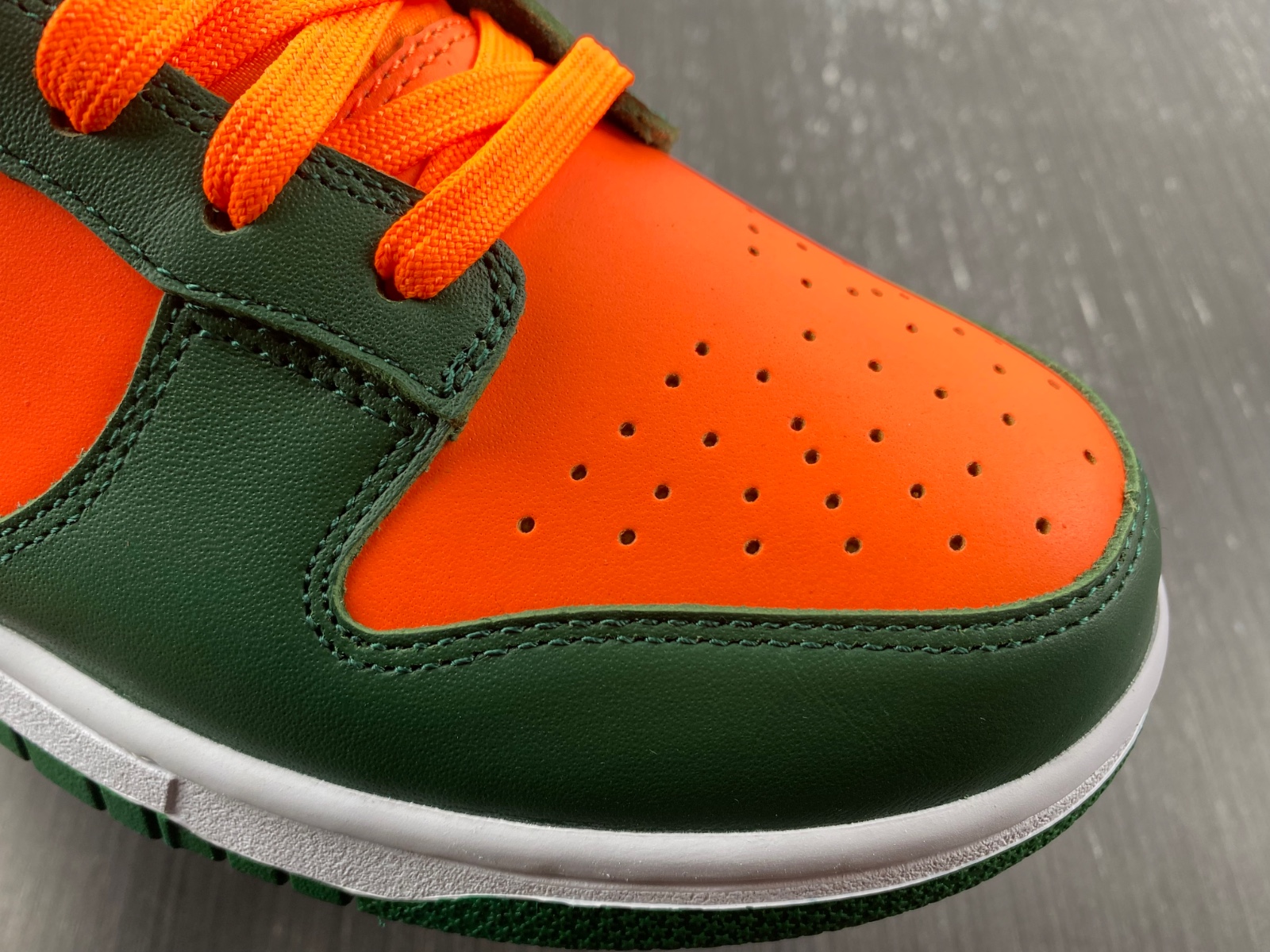 Nike Dunk Low "Miami Hurricanes" DD1391-300
