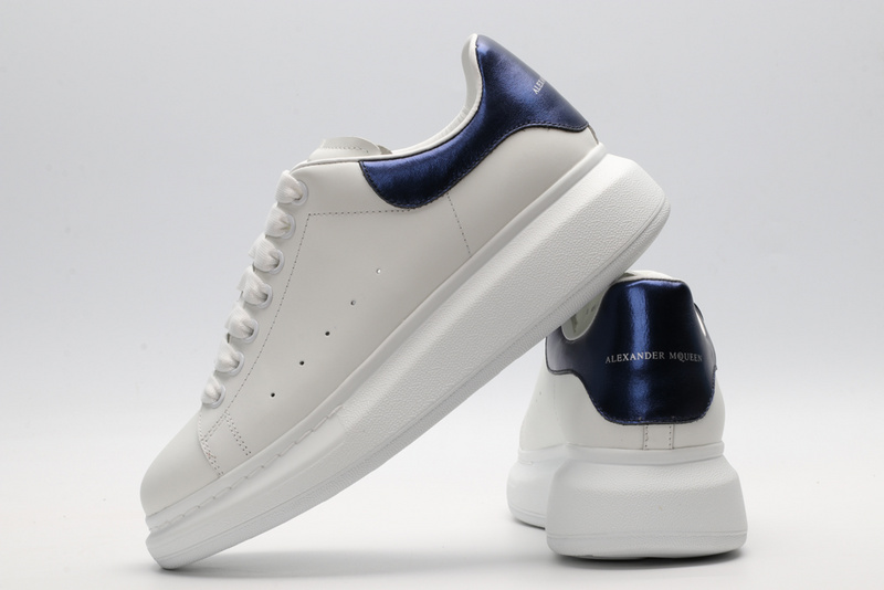 MCQUEEN OVERSIZED SNEAKER