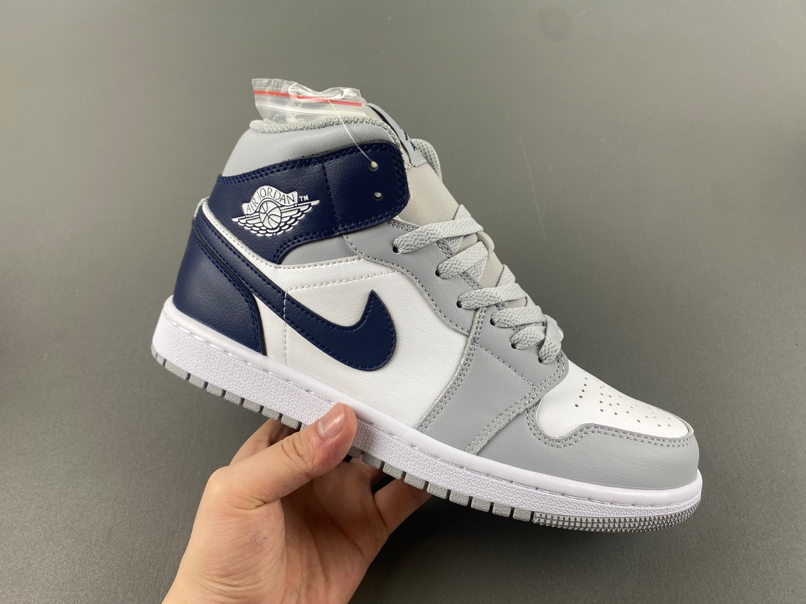 AIR JORDAN 1 MID SE "LEGEND PINK" GS SHOES   DQ8426-104