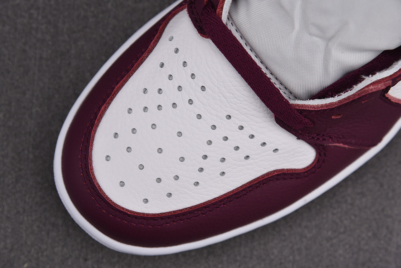 Air Jordan 1 Retro High OG “Bordeaux” 555088-611